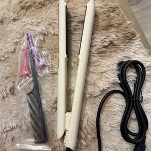 Cream Hair Straightener with Accessories NWT